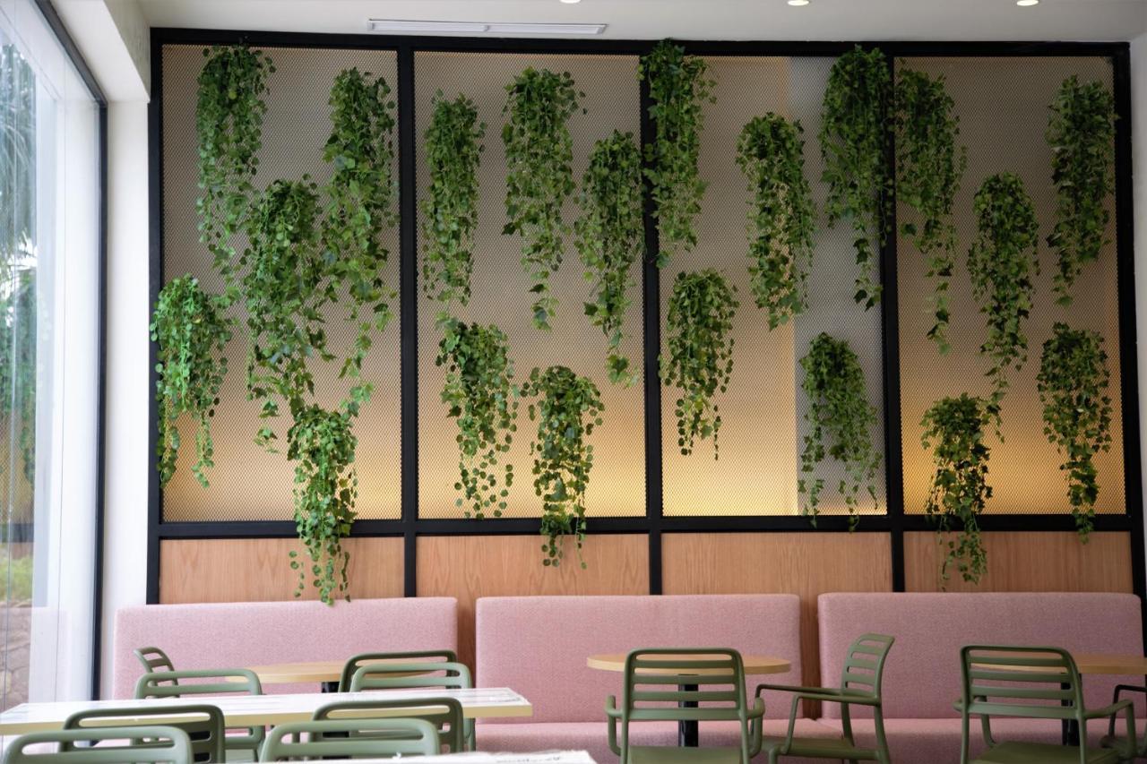 カリブ クラブ プリンセス ビーチ リゾート アンド スパ オール インクルーシブ プンタ・カナ エクステリア 写真 Interior of the restaurant