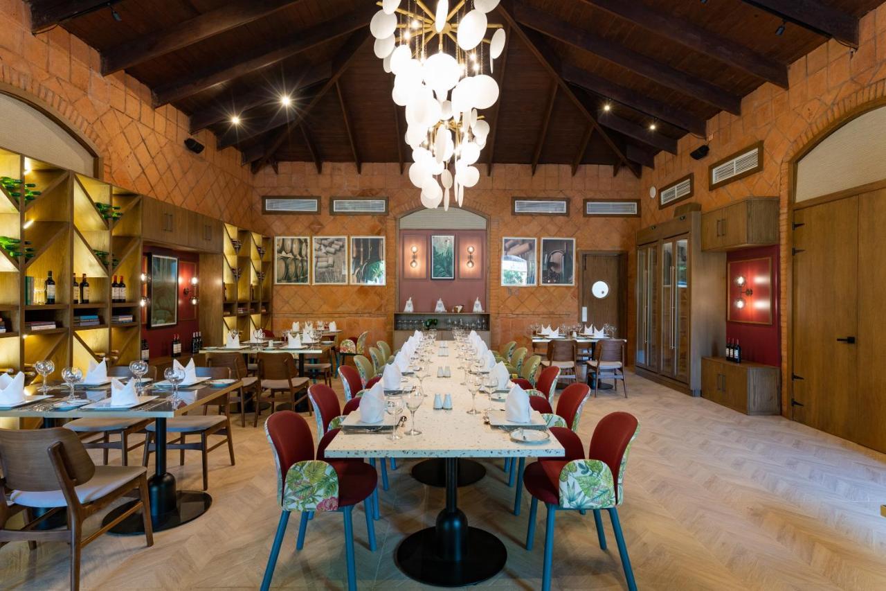 カリブ クラブ プリンセス ビーチ リゾート アンド スパ オール インクルーシブ プンタ・カナ エクステリア 写真 The interior of the restaurant