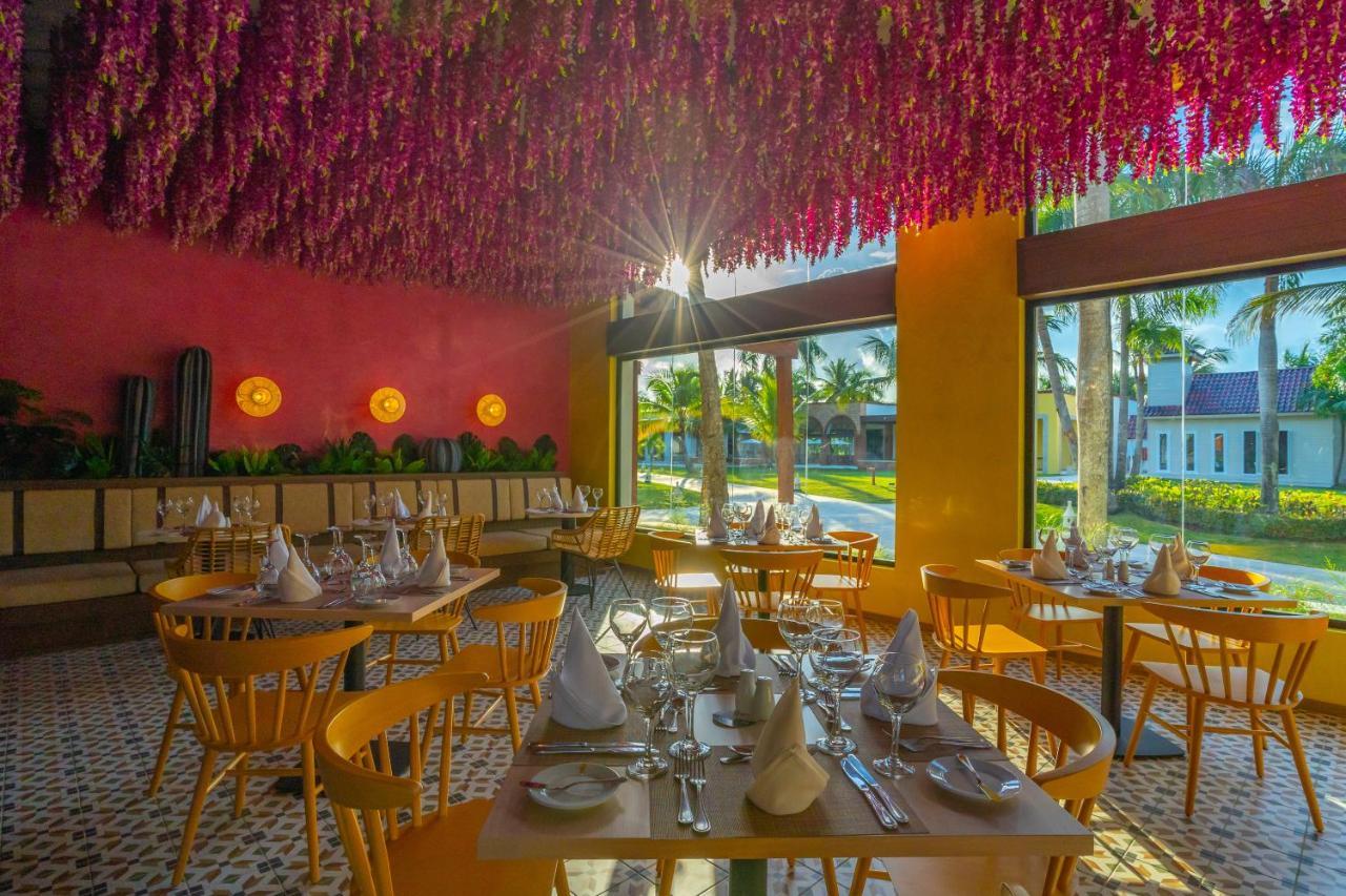 カリブ クラブ プリンセス ビーチ リゾート アンド スパ オール インクルーシブ プンタ・カナ エクステリア 写真 Restaurant at the hotel