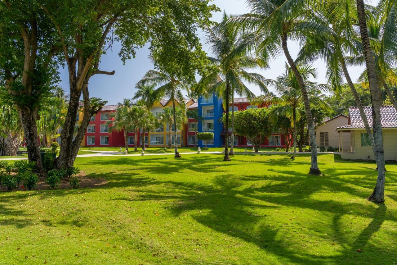 カリブ クラブ プリンセス ビーチ リゾート アンド スパ オール インクルーシブ プンタ・カナ エクステリア 写真 The Village at Florida International University