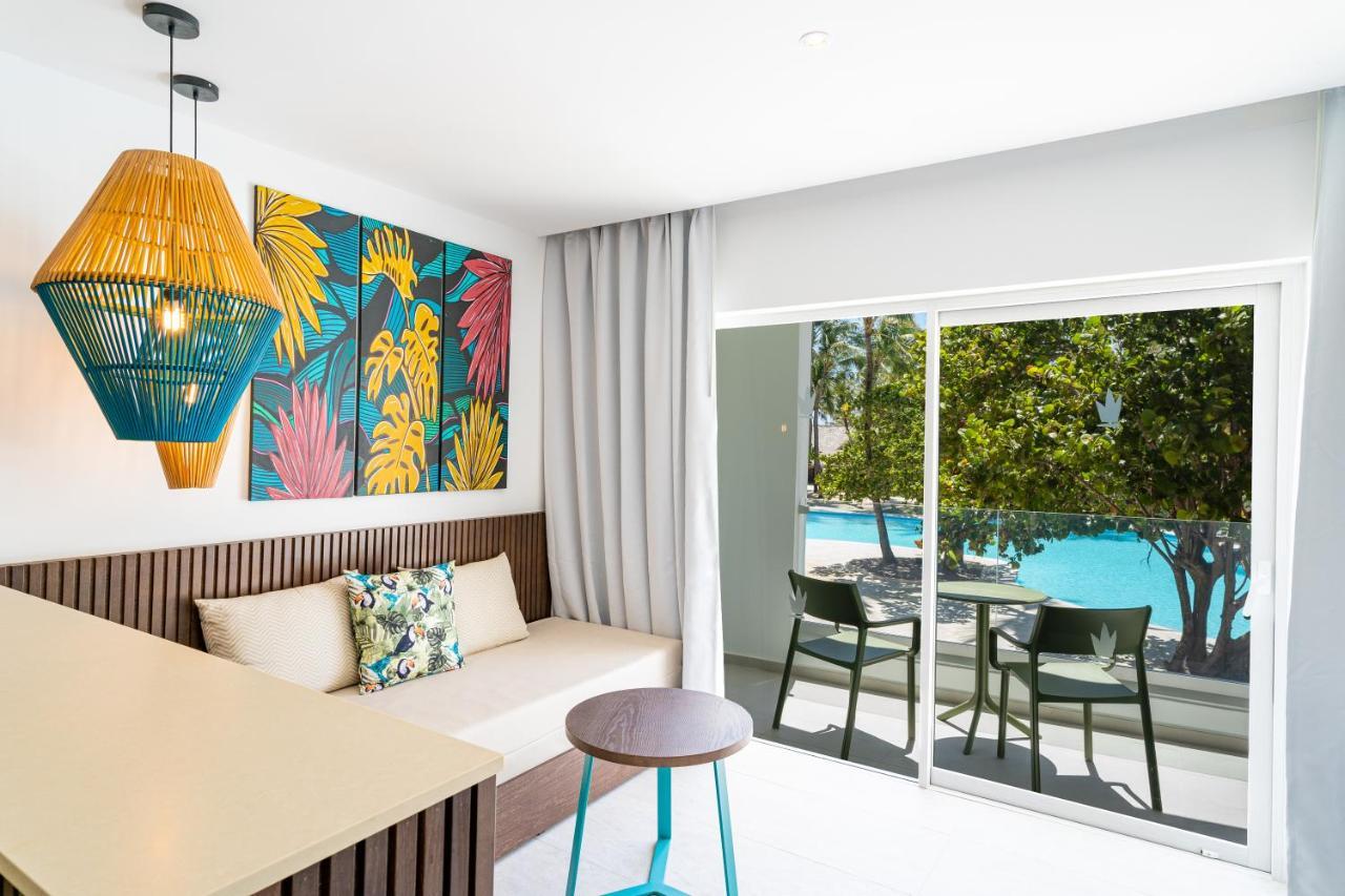 カリブ クラブ プリンセス ビーチ リゾート アンド スパ オール インクルーシブ プンタ・カナ エクステリア 写真 Deluxe Pool View
