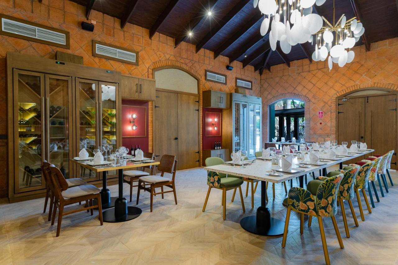 カリブ クラブ プリンセス ビーチ リゾート アンド スパ オール インクルーシブ プンタ・カナ エクステリア 写真 Restaurant interior