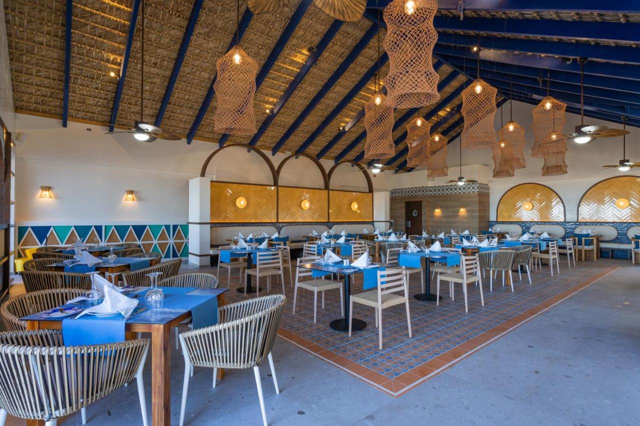 カリブ クラブ プリンセス ビーチ リゾート アンド スパ オール インクルーシブ プンタ・カナ エクステリア 写真 Restaurant at the resort